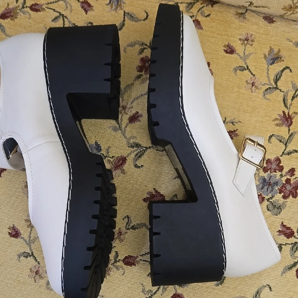 Forever 21 White Mary Jane Platform Heels with Black Sole